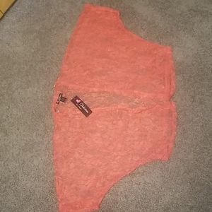 Vintage Lace Coral open crop